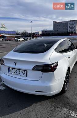 Седан Tesla Model 3 2019 в Львове