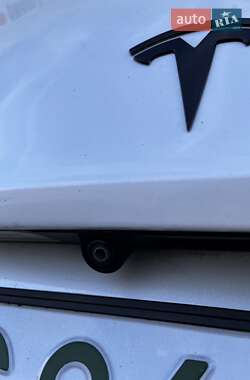 Седан Tesla Model 3 2019 в Львове