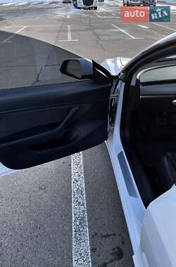 Седан Tesla Model 3 2019 в Львове