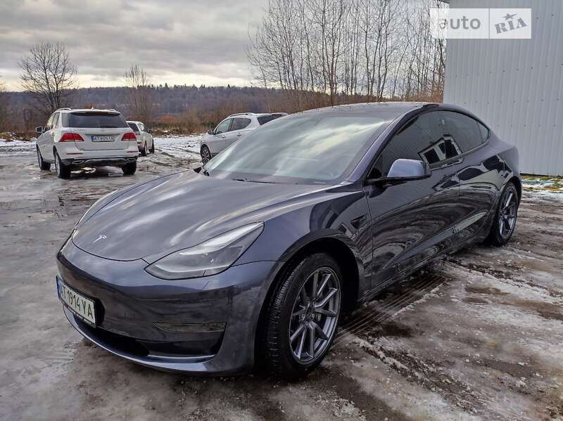 Седан Tesla Model 3 2021 в Коломые