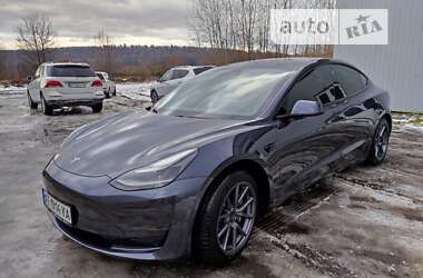 Седан Tesla Model 3 2021 в Коломиї