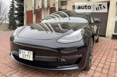 Седан Tesla Model 3 2022 в 