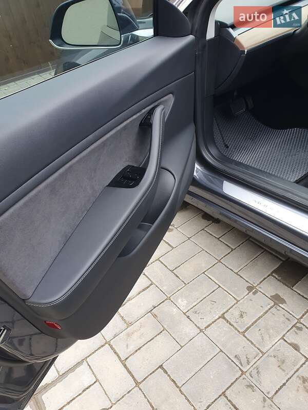 Седан Tesla Model 3 2018 в Одессе