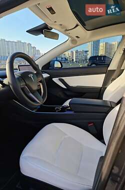 Седан Tesla Model 3 2020 в Киеве