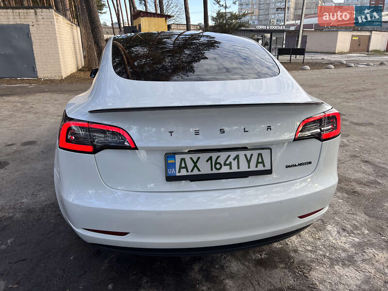 Седан Tesla Model 3 2022 в Днепре