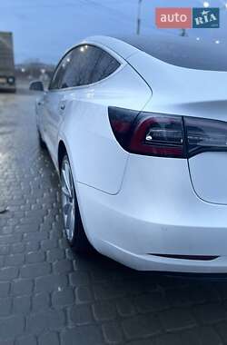 Седан Tesla Model 3 2020 в Львові