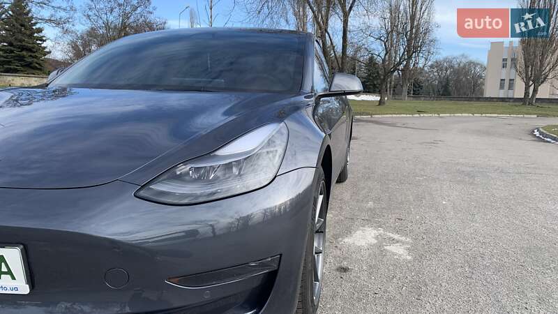 Седан Tesla Model 3 2022 в Кременчуге
