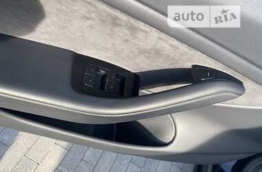 Седан Tesla Model 3 2019 в Одессе