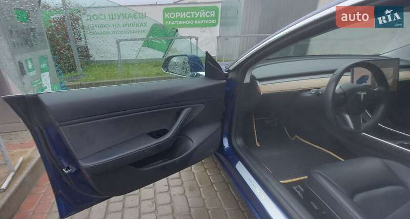 Седан Tesla Model 3 2019 в Ивано-Франковске
