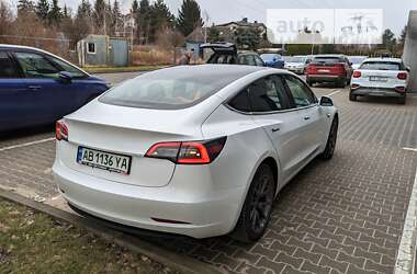 Седан Tesla Model 3 2018 в Виннице