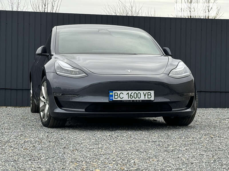 Седан Tesla Model 3 2022 в Самборе