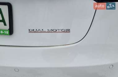 Седан Tesla Model 3 2019 в Киеве