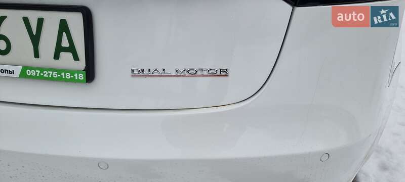 Седан Tesla Model 3 2019 в Киеве