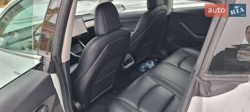 Седан Tesla Model 3 2019 в Києві