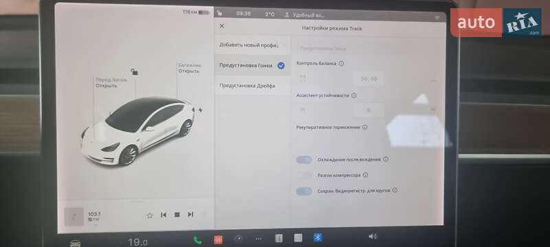 Седан Tesla Model 3 2019 в Киеве