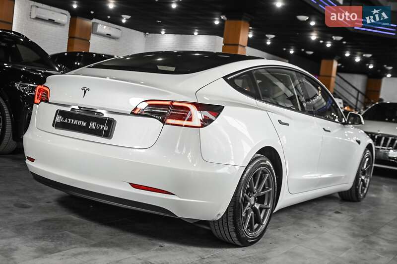 Седан Tesla Model 3 2023 в Одесі
