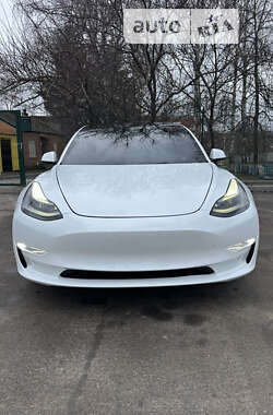 Седан Tesla Model 3 2022 в Києві