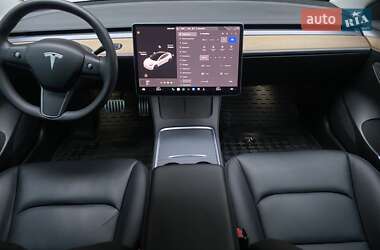 Седан Tesla Model 3 2022 в Киеве