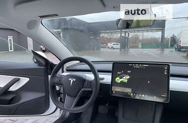Седан Tesla Model 3 2021 в Кривому Розі