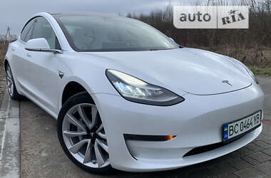 Седан Tesla Model 3 2019 в Львове