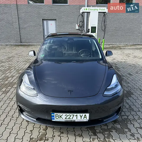 Седан Tesla Model 3 2019 в 