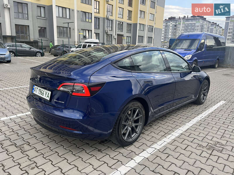 Седан Tesla Model 3 2021 в Ивано-Франковске
