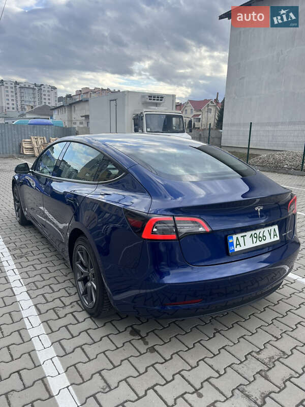 Седан Tesla Model 3 2021 в Ивано-Франковске