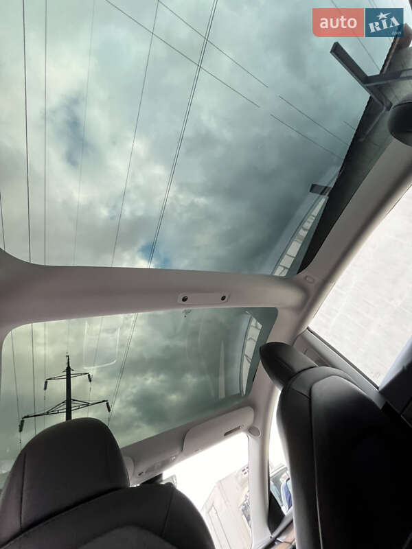 Седан Tesla Model 3 2021 в Ивано-Франковске