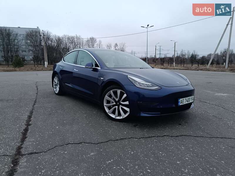 Tesla Model 3 2020