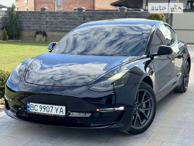 Седан Tesla Model 3 2022 в Львові