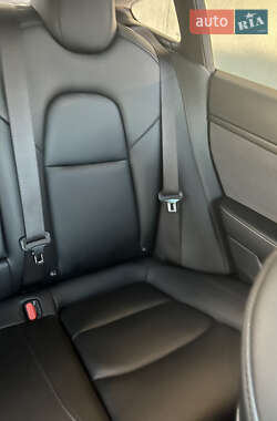 Седан Tesla Model 3 2021 в Луцке