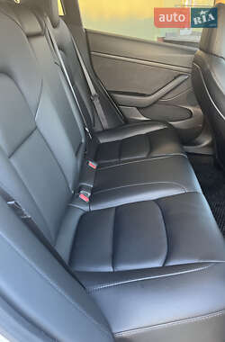Седан Tesla Model 3 2021 в Луцке