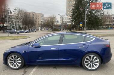Седан Tesla Model 3 2019 в Ровно