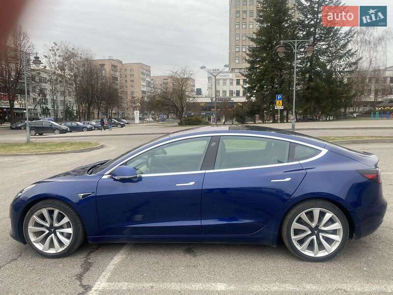 Седан Tesla Model 3 2019 в Рівному