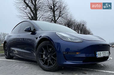 Седан Tesla Model 3 2022 в Виннице