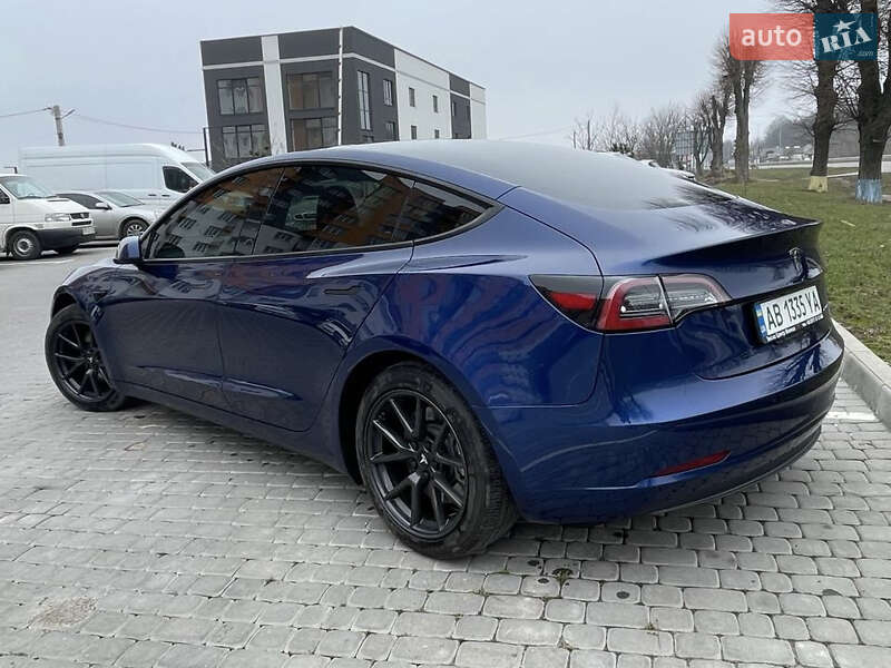 Седан Tesla Model 3 2022 в Виннице