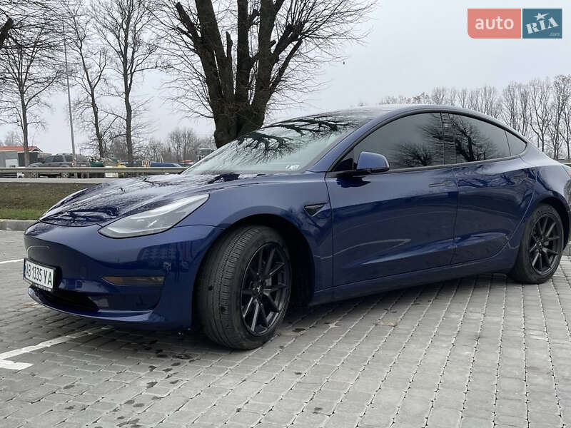 Седан Tesla Model 3 2022 в Виннице