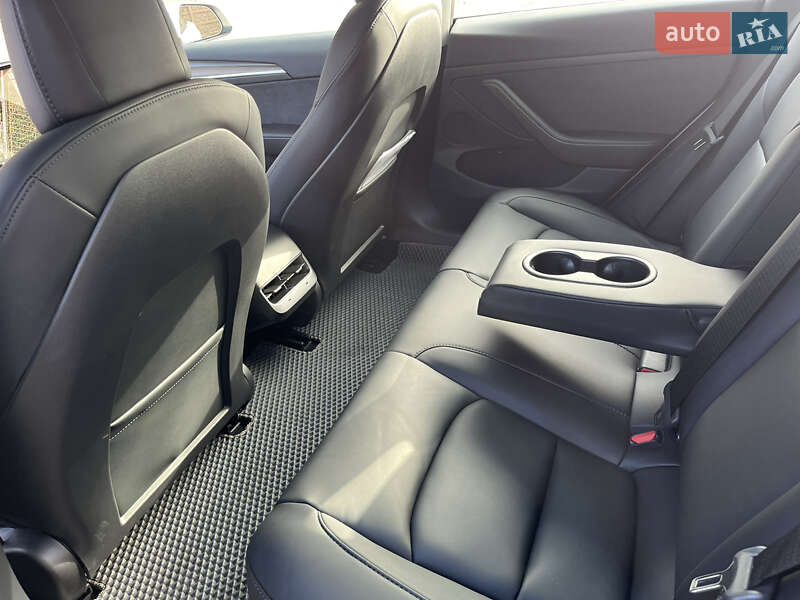 Седан Tesla Model 3 2022 в Запорожье