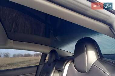Седан Tesla Model 3 2018 в Днепре