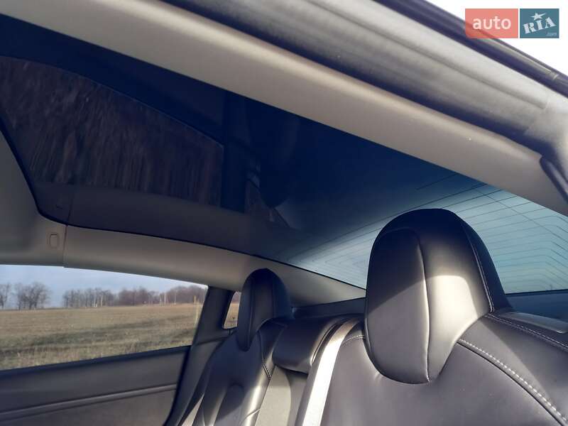 Седан Tesla Model 3 2018 в Днепре