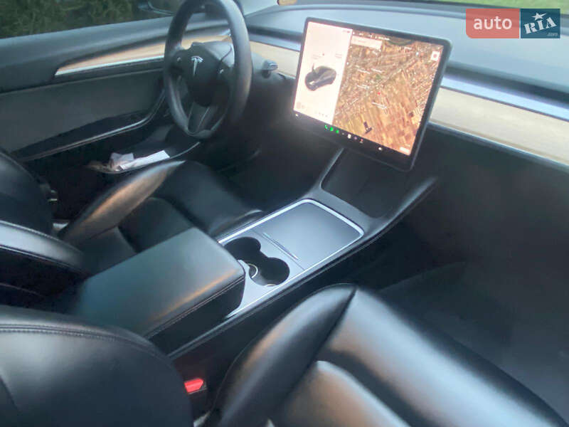 Седан Tesla Model 3 2021 в Ужгороді
