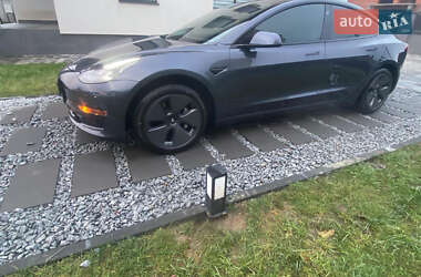 Седан Tesla Model 3 2021 в Ужгороде
