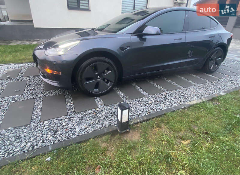 Седан Tesla Model 3 2021 в Ужгороді
