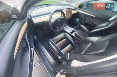 Седан Tesla Model 3 2021 в Ужгороде
