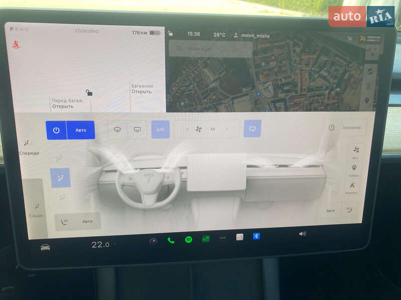 Седан Tesla Model 3 2021 в Ужгороді