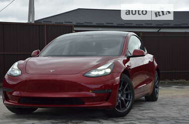 Седан Tesla Model 3 2021 в Львове