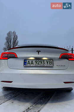 Седан Tesla Model 3 2020 в Києві