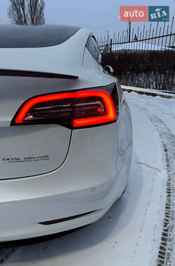 Седан Tesla Model 3 2020 в Києві