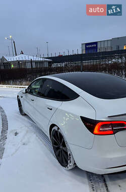 Седан Tesla Model 3 2020 в Києві