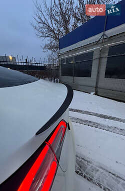 Седан Tesla Model 3 2020 в Києві